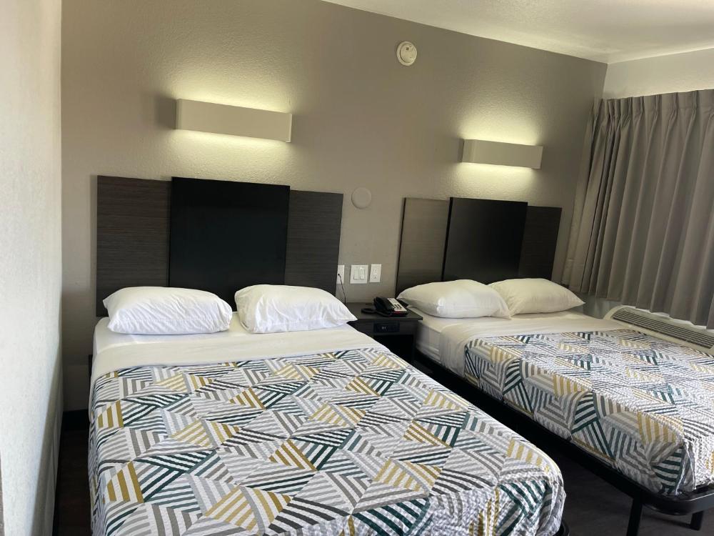Double Room with Two Double Beds - Smoking interior